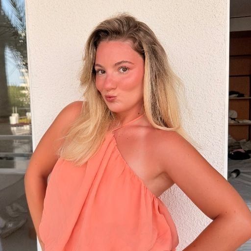 BECCA HARRIS 🩵