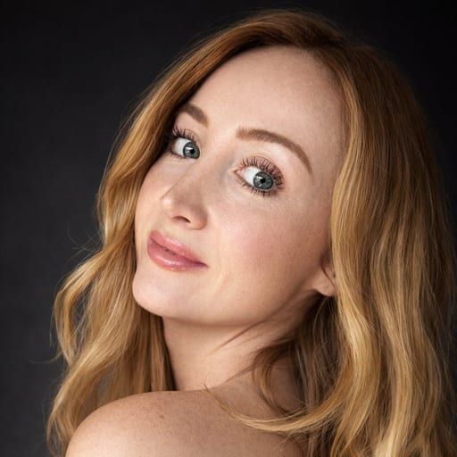 Amy Lyons