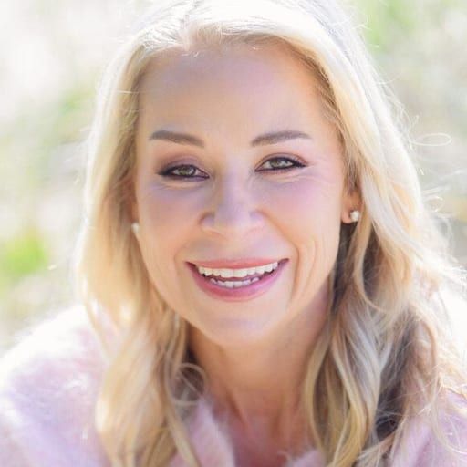 Suz Strophair